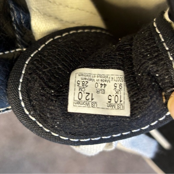 Vans Black Suede Sneakers Mens 10.5 in good used condition - Picture 9 of 9